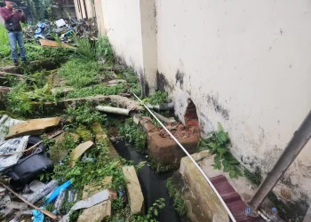 Para tahanan Polsek Samarinda Kota membobol dinding kamar mandi untun melarikan diri. (Foto/Doc)