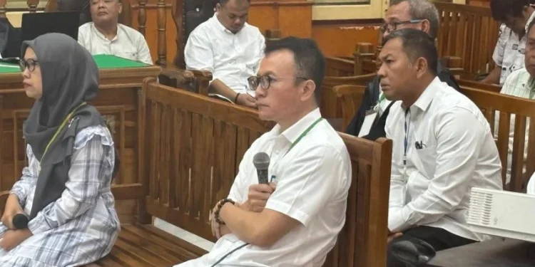 Kepala BBPJN Sumut, Dicky Erlangga saat dihadirkan sebagai saksi kasus korupsi jalan. (Foto/Doc)