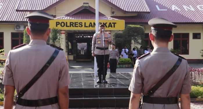 Kapolres Langkat Pimpin Sertijab Sejumlah PJU dan Kapolsek. (Foto/JR Siahaan)