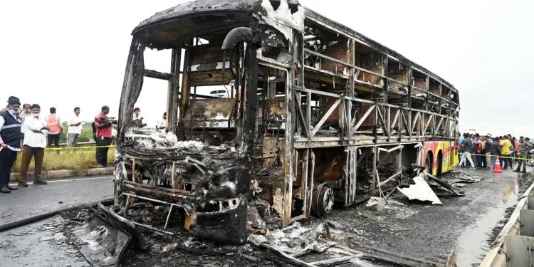 Bus Terbakar di India Tewaskan 25 Orang. (Foto/Doc)