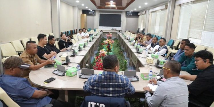 Ketua Fraksi NasDem DPRD Batam Terima Audiensi Askot PSSI Bahas Pengembangan Sepakbola. (Foto/Doc)