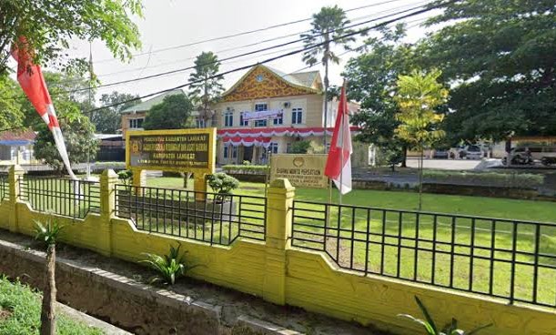 Kantor Badan Pengelolaan Keuangan dan Aset Daerah (BPKAD) Kabupaten Langkat di Stabat. (Foto/Dokumentasi).