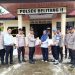 Kapolres OKU Timur Salurkan Bantuan Sosial untuk PHL dan Cleaning Service di Polsek Belitang II. (Foto/Yesi)