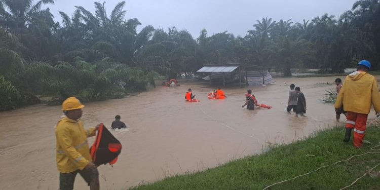 Hujan Deras Picu Banjir Pangkalan Susu Langkat. (Foto/Doc)