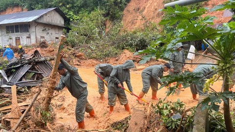 Tapteng–Sibolga Masih Terisolir Akibat Longsor 50 Km. (Foto/Doc)