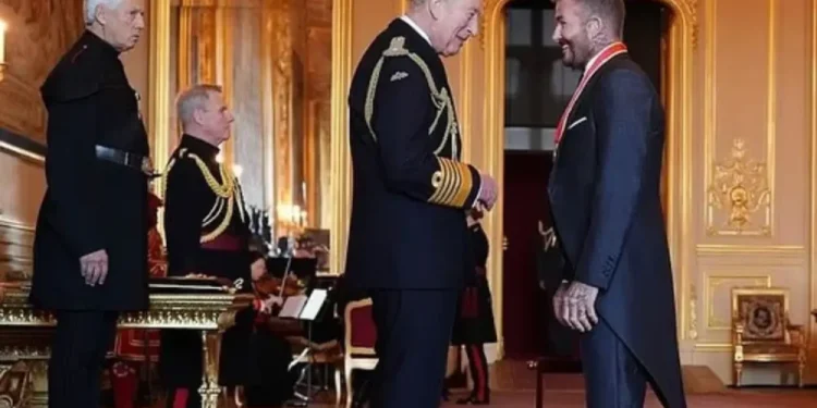 David Beckham, ikon sepak bola dan fashion Inggris, resmi dianugerahi gelar kebangsawanan oleh Kerajaan Inggris. (Foto/Doc)