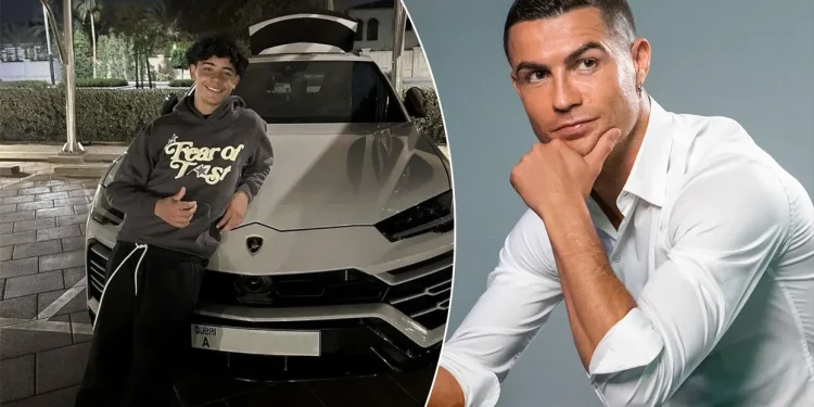 Cristiano Ronaldo Hadiahkan Lamborghini Rp5 Miliar untuk Anaknya. (Foto/Doc)