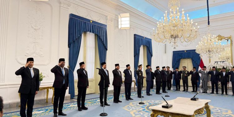 Presiden Prabowo Lantik 10 Anggota Komite Percepatan Reformasi Polri. (Foto/Doc)