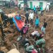 Tim gabungan mengevakuasi salah satu korban banjir dan longsor di Sumatera Utara. (Foto/Doc)