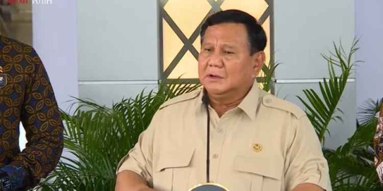 Presiden Prabowo saat berpidato meresmikan Stasiun Tanah Abang, Selasa (4/11/2025). (Foto/Doc)