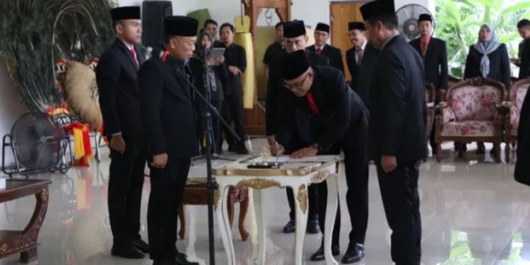 Beberapa Jam Sebelum OTT KPK, Bupati Ponorogo Mutasi 138 Pejabat Eselon. (Foto/Doc)