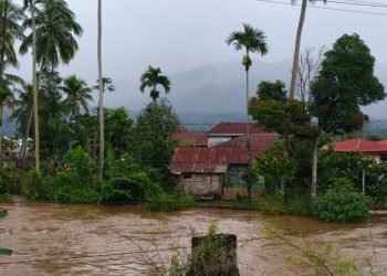 Sungai Meluap, Banjir Rendam Padang Pariaman. (Foto/Doc)