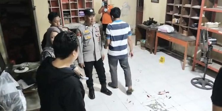 TKP Kepala Kantor Pos Cabang Takalar Dibacok Pegawai Sendiri Saat Amankan Uang BLT. (Foto/Doc)