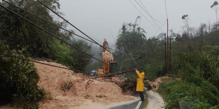 Banjir–Longsor Tutup Jalan Nasional, Tapanuli Tengah dan Sibolga Terisolasi Total. (Foto/Doc)