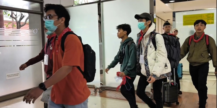 Kemlu dan Polri Pulangkan 9 WNI Korban Jaringan Scammer di Kamboja. (Foto/Doc)