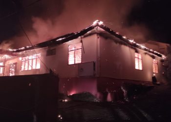Bangunan Panti Werdha Damai Paal Dua Manado yang terbakar hebat. (Foto/Doc)