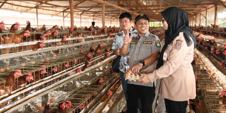 Wakil Bupati Bengkalis, H. Bagus Santoso, bersama Ketua TP PKK Hj. Siti Aisyah. (Foto/Darwis).
