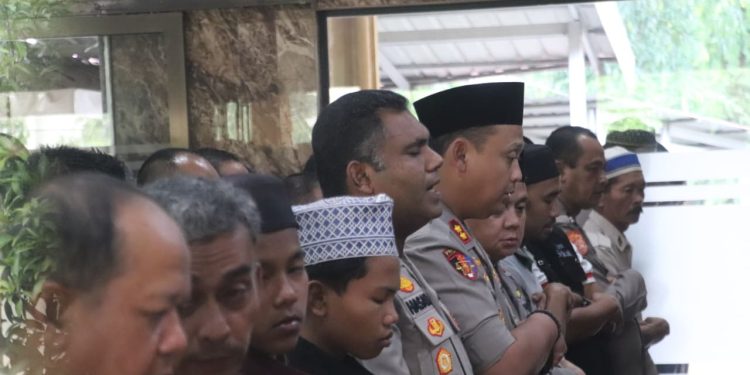 Kapolres Langkat Gelar Salat Gaib dan Doa Bersama untuk Korban Bencana di Sumut, Sumbar, dan Aceh. (Foto/JR Siahaan)
