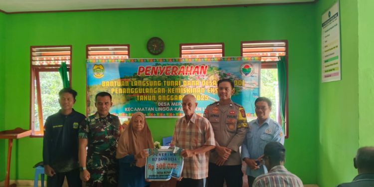 Acara Penyaluran BLT Dana Desa Desember 2025 di Desa Mepar. (Foto/Doc)