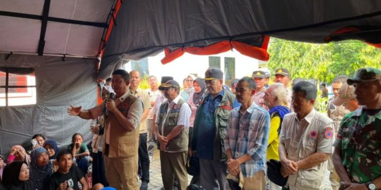 Kepala BNPB Tinjau Langsung Pengungsian Banjir Langkat. (Foto/Doc)