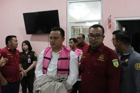 Kejari Madina Tahan Dua Tersangka Korupsi Dana PSR. (Foto/Doc)