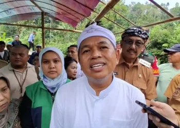 Gubernur Jabar, Dedi Mulyadi Pimpin Langsung Pengiriman Bantuan untuk Korban Bencana Sumatra. (Foto/Doc)
