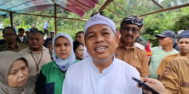 Gubernur Jabar, Dedi Mulyadi Pimpin Langsung Pengiriman Bantuan untuk Korban Bencana Sumatra. (Foto/Doc)