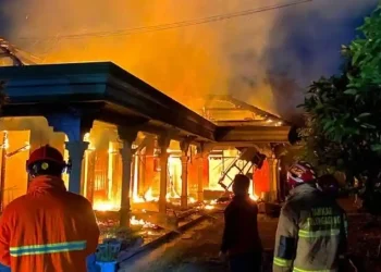 Pria di Tulungagung Nekat Bakar Rumah Kekasih. (Foto/Doc)