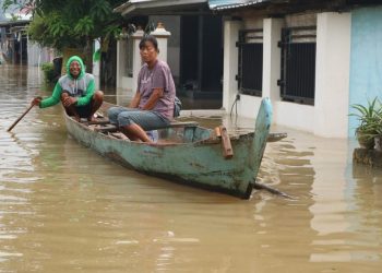 Ribuan Rumah Terendam Banjir di Pati, Warga Andalkan Perahu. (Foto/Doc)