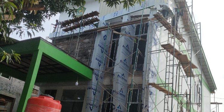 Pembangunan Gedung KUA Batu Ampar Dikerjakan Asal Siap Dan Tak Selesai Tepat Waktu. (Foto/Jasniwati).