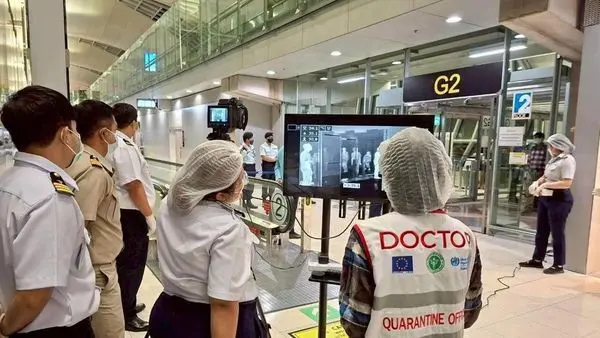 Pemeriksaa kesehatan bandara Thailand untuk mencegah virus Nipah. (Foto/Doc)