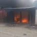 Aksi Tawuran Antar Pemuda di Pasar Tradisional Besitaek Malaka Berujung Anarkis. (Foto/Doc)