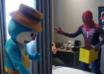 Menyamar Gunakan Kostum Doraemon, Polisi Ringkus “Raja Curanmor” di Palembang. (Foto/Doc)