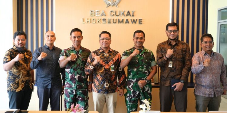 Danyon Kaveleri 11/MSC Kunjungi ke Kantor Bea Cukai Lhokseumawe. (Foto/Humas).