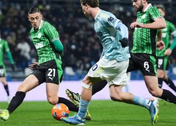Jay Idzes Bek Timnas Indonesia Semakin Bersinar, Masuk 10 Besar Bek Terbaik. (Foto/Internet).