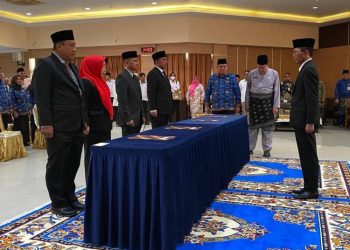 Acara pelantikan empat pejabat di lingkungan pemerintah kota Batam di Batam Centre. (Foto/Jasniwati).