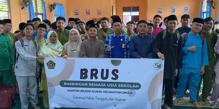 Bentengi Remaja dari Pergaulan Bebas, KUA Lingga Gelar BRUS di SMA Negeri 1 Lingga. (Foto/Handoyo).
