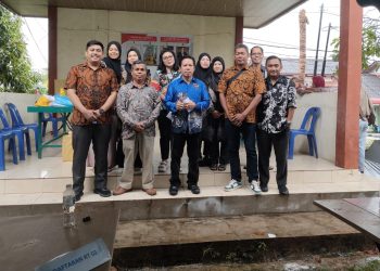 Penitia pemilihan RT Kompllek Perumahan Dotamana/Grand BSI foto bersama. (Foto/Dokumentasi).