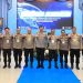 Kabid Humas Polda Riau Kombes Pol Zahwani Pandra foto bersama. (Foto/Net).