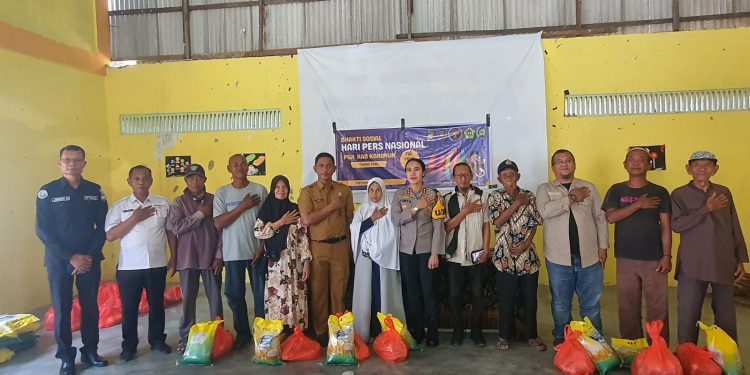 Pengurus PWI Karimun dan Polres  Karimun foto bersama. (Foto/Doc PWI).