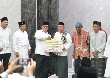Gubernur dan Wakil Gubernur Kepri Safari Ramadan di Lingga. (Foto/Kominfo).