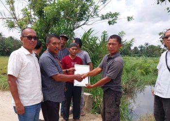 Kelompok Tani Sekitar Perusahaan Apresiasi Pengelolaan Limbah PKS Tinjowan. (Foto/Butar butar).