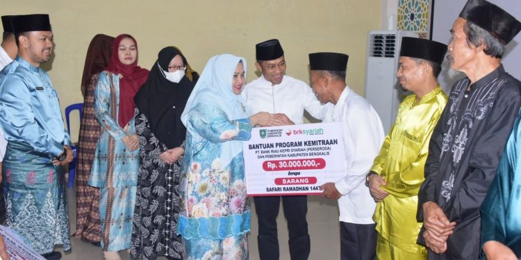 Bupati Bengkalis Kasmarni Safari Ramadhan di Bandar Laksamana. (Foto/Darwis).
