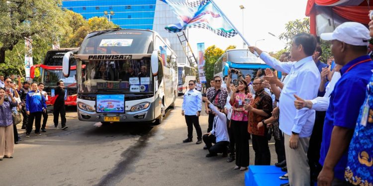 J12.690 Pekerja dan Ojol Ikuti Program Mudik Gratis di Kementerian Tenagakerjaan. (Foto/Humas).