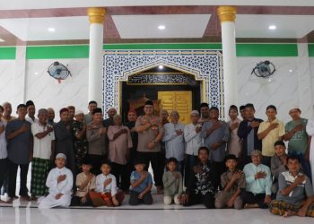 Kapolres Langkat Gelar Safari Sholat Jumat, Perkuat Sinergi dan Serap Aspirasi Masyarakat (Foto/Jhon).