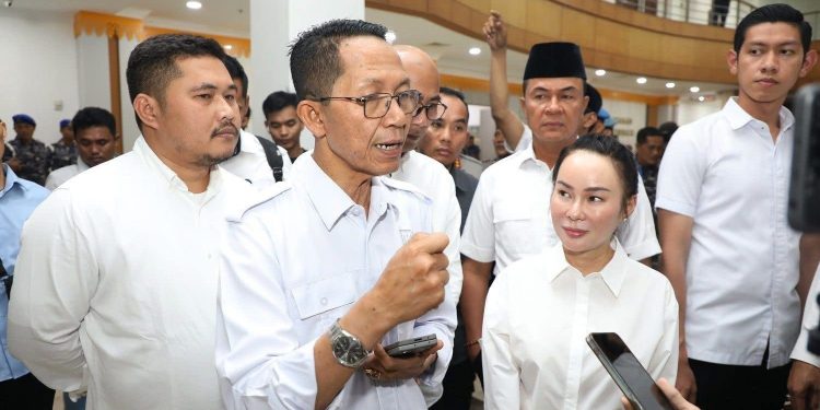 Wali Kota Batam Amsakar : Himbau Masyarakat Jika Bepergian Lapor kepada RT Dan RW Setempat. (Foto/Diskominfo).