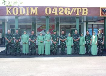 Dandim 0426 TB, Pimpin Upacara Korp Raport Kenaikan Pangkat. (Foto/Maria).