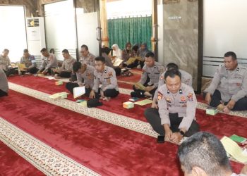 Polres Langkat Laksanakan Kegiatan Binrohtal Untuk Bentuk Karakter Dan Integritas Personil. (Foto/Jhon).