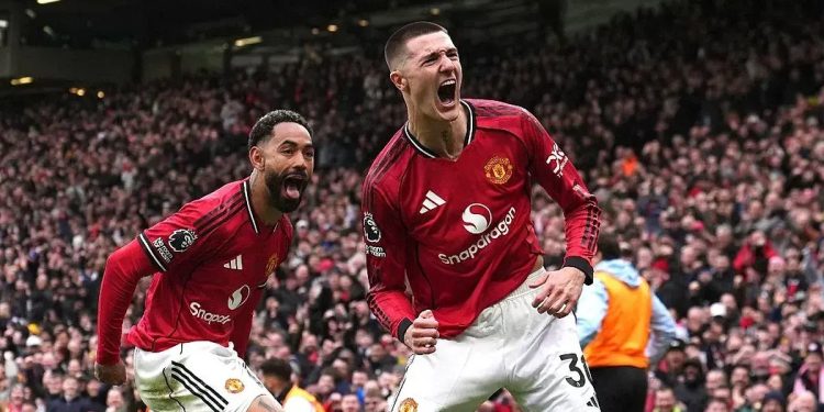 Manchester United Berada di Posisi Ketiga Liga Inggris Dengan 55 Poin. (Foto/Internet).