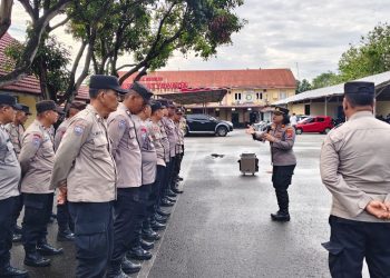 Apel Gabungan Sat Binmas Polres Binjai: Kapolres Tekankan Peran Aktif Bhabinkamtibmas Jaga Keamanan Warga. (Foto/Jhon).
